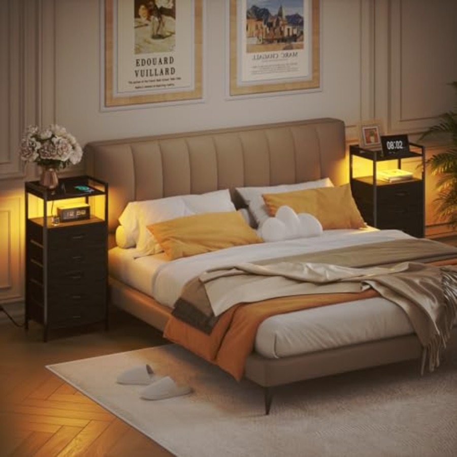 Tall Black Night Stand with Ch - Furniture Lighting & Decor Magazine 评论和价格
